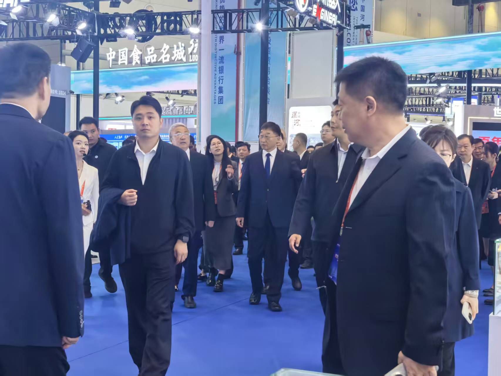 1758857327912193.jpg 79ca70fe-c37b-4718-9688-b71f498d571a.jpg